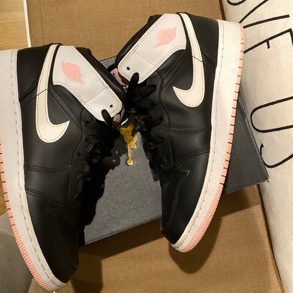 NEW Jordan 1 Mid Arctic Pink